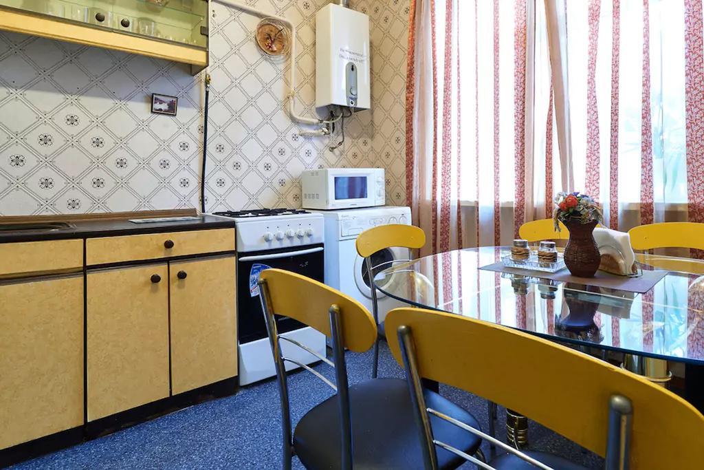 Home Hotel Apartments on Lva Tolstogo Kiev Buitenkant foto