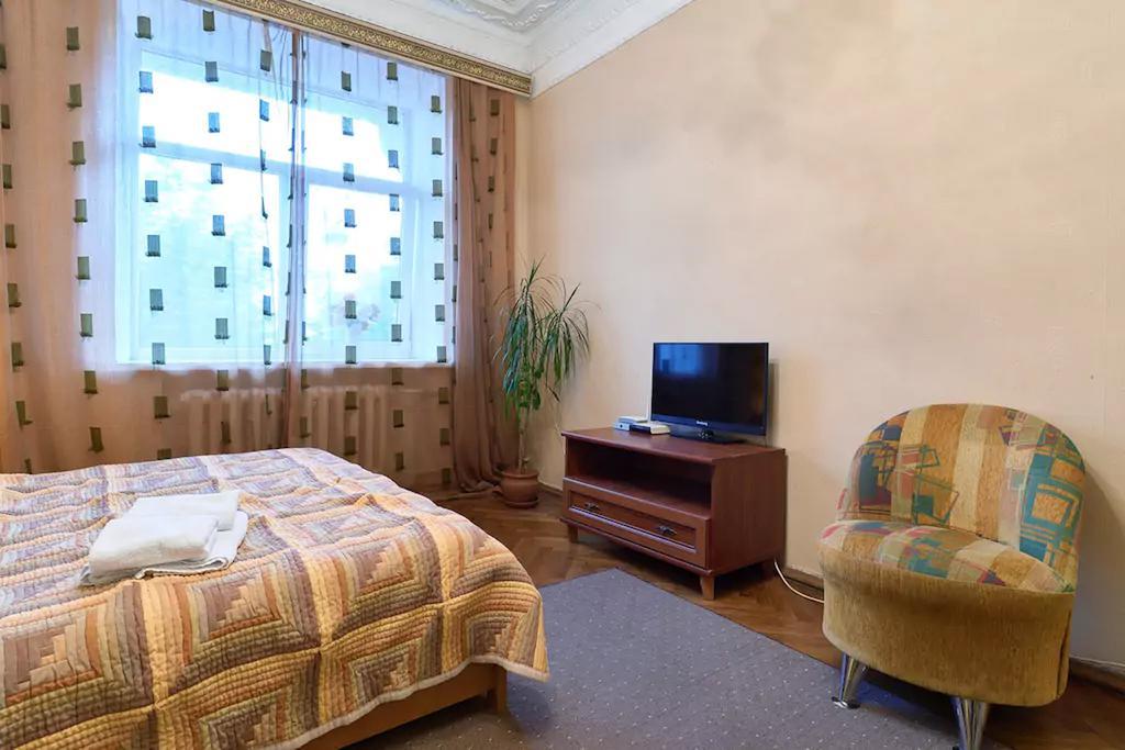 Home Hotel Apartments on Lva Tolstogo Kiev Buitenkant foto