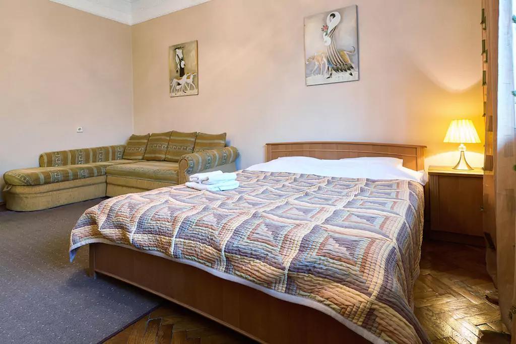 Home Hotel Apartments on Lva Tolstogo Kiev Buitenkant foto